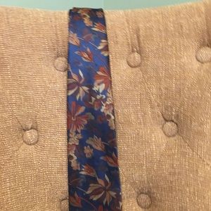 Kingsley brand men’s tie